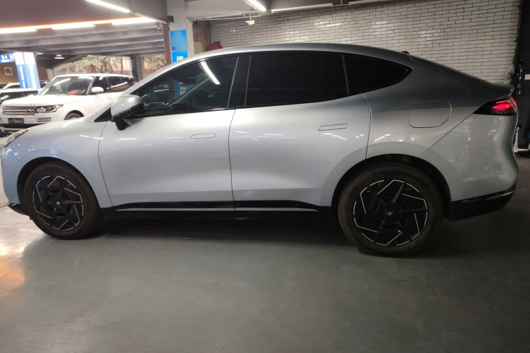 昊铂HT 2023款 670 后驱特高压版车身外观4