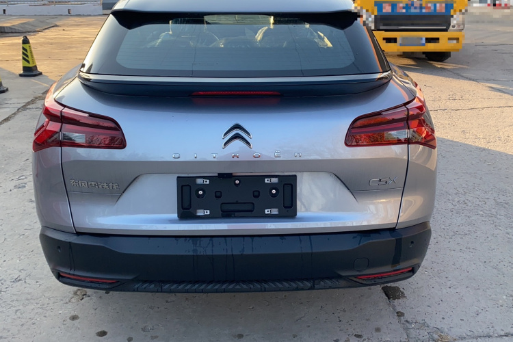 雪铁龙 凡尔赛C5 X 2025款 1.6T 海外版车身外观6004