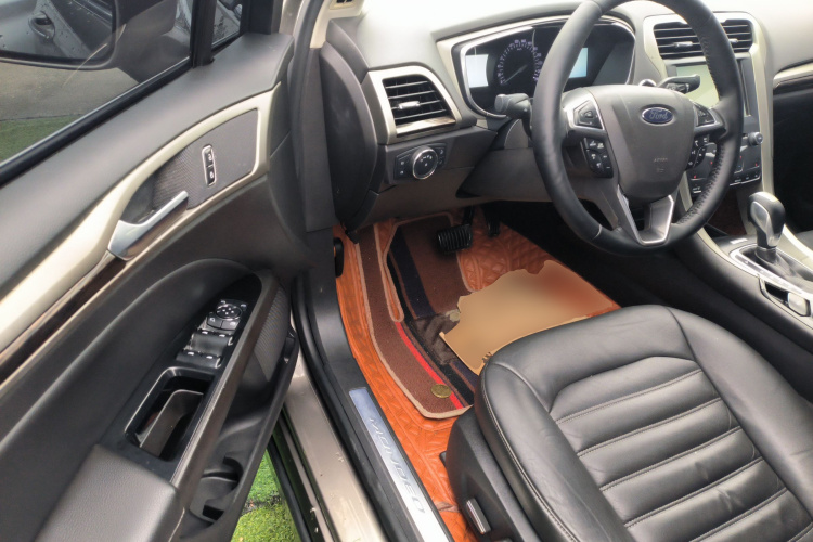 福特 蒙迪欧 2013款 2.0L GTDi200豪华型中控内饰20