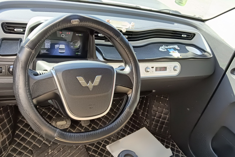 五菱汽车 宏光MINIEV 2022款 马卡龙时尚款 磷酸铁锂中控内饰7002