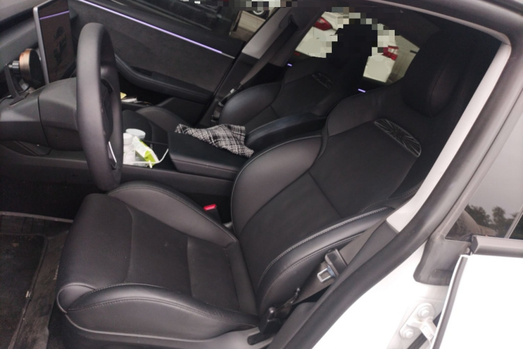 特斯拉 Model 3 2024款 高性能全轮驱动版中控内饰19