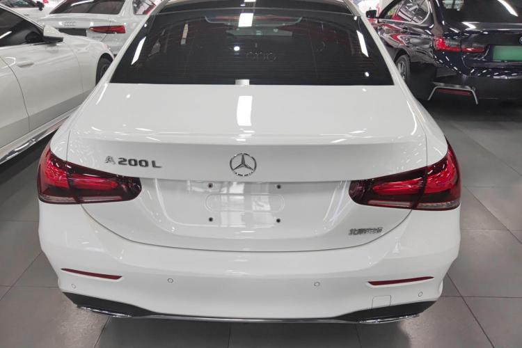 奔驰A级 2022款 A 200 L 运动轿车时尚型车身外观6004