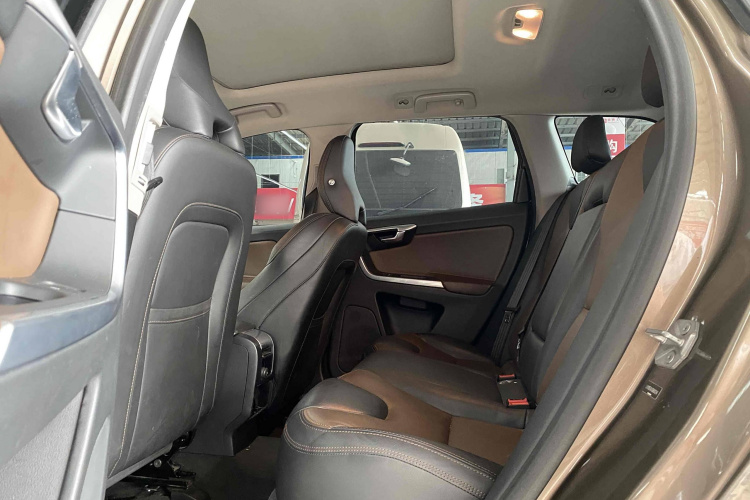 沃尔沃XC60 2015款 T5 AWD 智驭版中控内饰7004