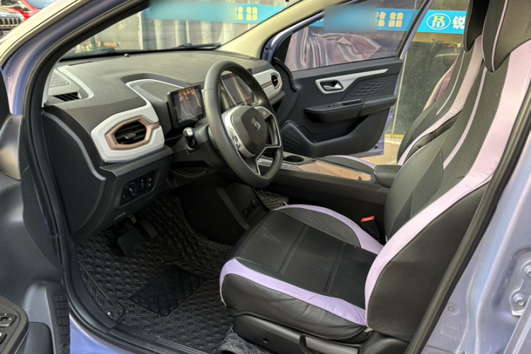 江淮钇为 钇为花仙子 2024款 挚爱版 301km Lite中控内饰7008