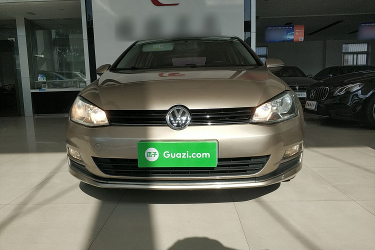 大众 高尔夫 2016款 230TSI 自动舒适型车身外观2