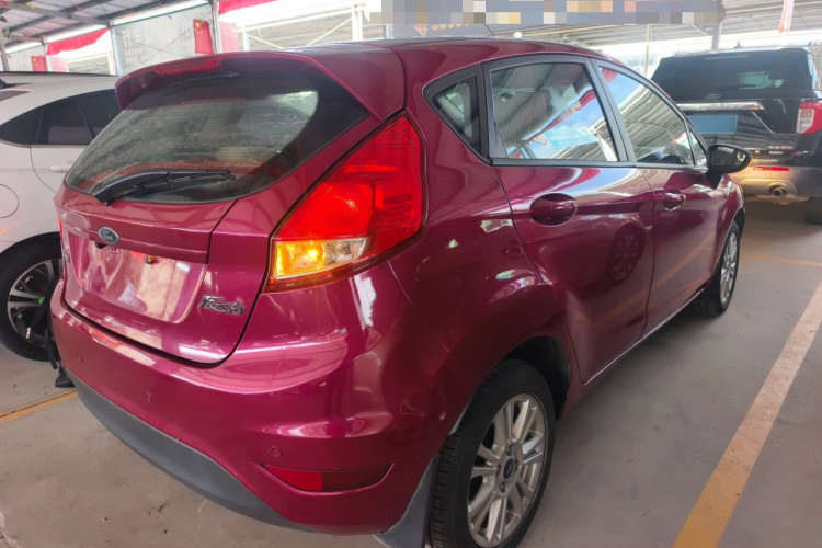 福特 嘉年华 2013款 两厢 1.5L 自动时尚型车身外观7