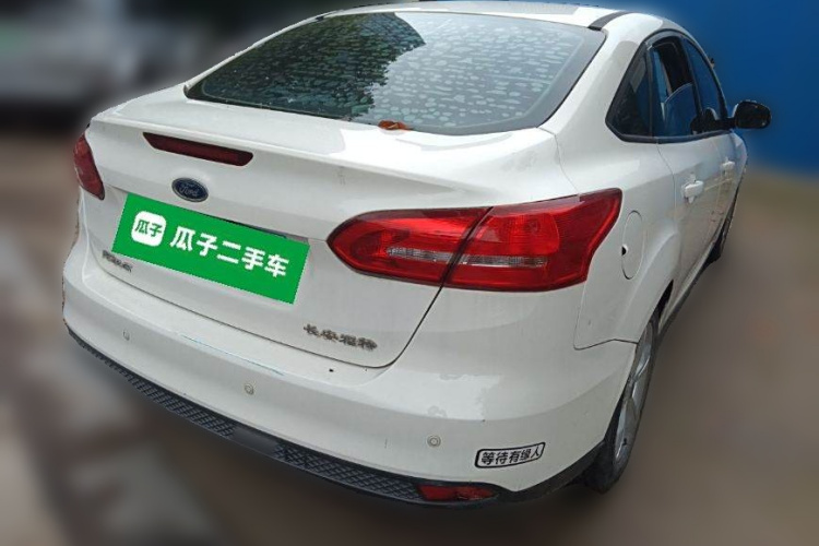 福特 福克斯 2015款 三厢 1.6L 手动舒适型车身外观6005