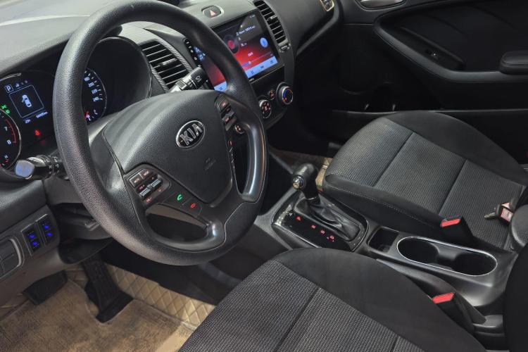 起亚K3 2016款 1.6L 自动GL中控内饰7003