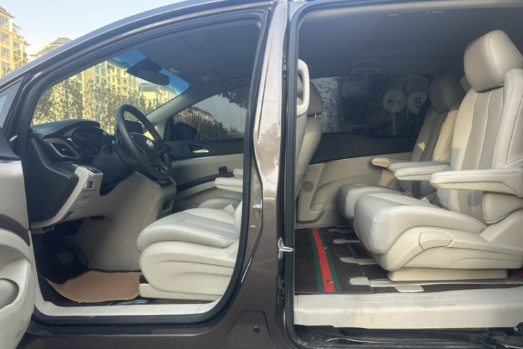 别克GL8 2023款 陆上公务舱 舒适型中控内饰7002