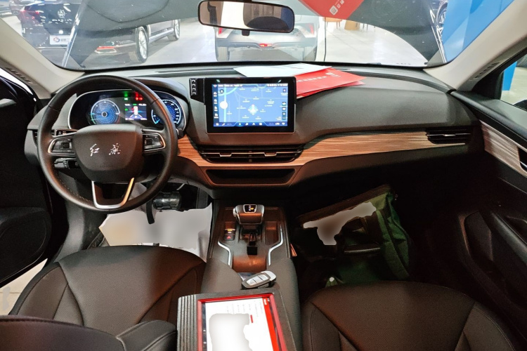 红旗E-QM5 2024款 500km 出行版中控内饰12