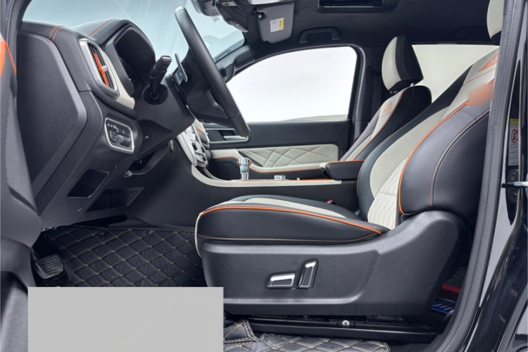 长城 炮 2022款 2.0T黑弹特别版GW4C20B中控内饰7004