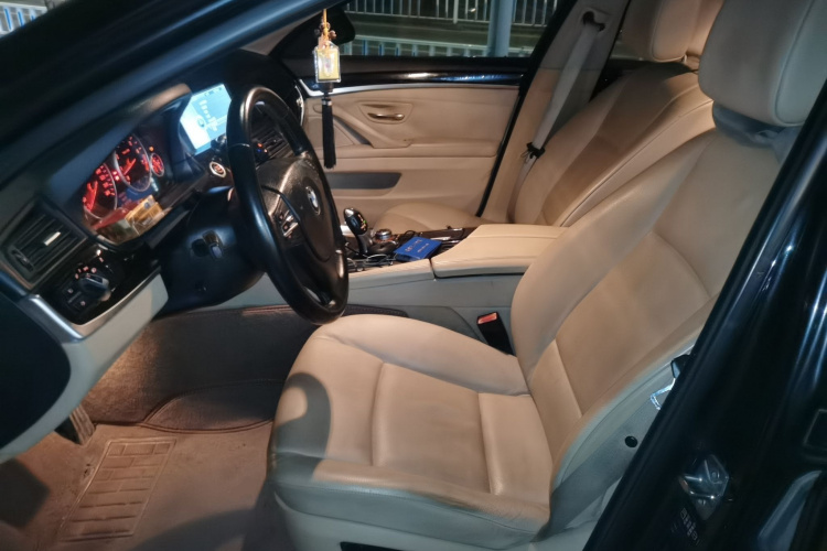 宝马5系 2011款 523Li 豪华型中控内饰19