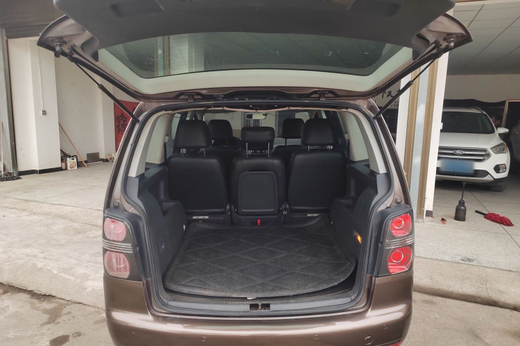 大众 途安 2013款 1.4T 手动风尚版5座局部细节23