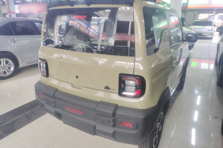 吉利银河 2025款 210km 熊猫骑士车身外观7