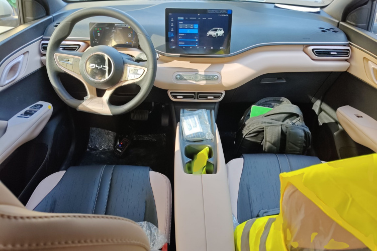 比亚迪 海鸥 2025款 智驾版 305km 活力版中控内饰12