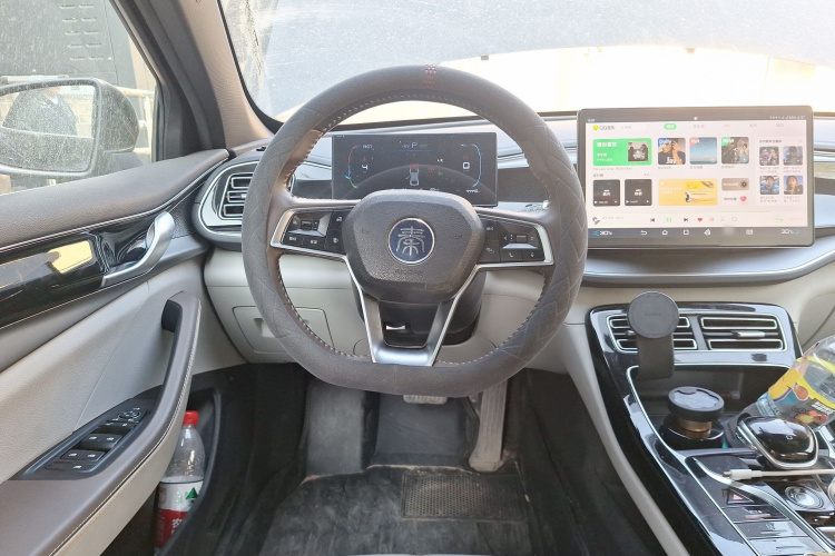 比亚迪 秦PLUS 2023款  冠军版 DM-i 120KM超越型局部细节13