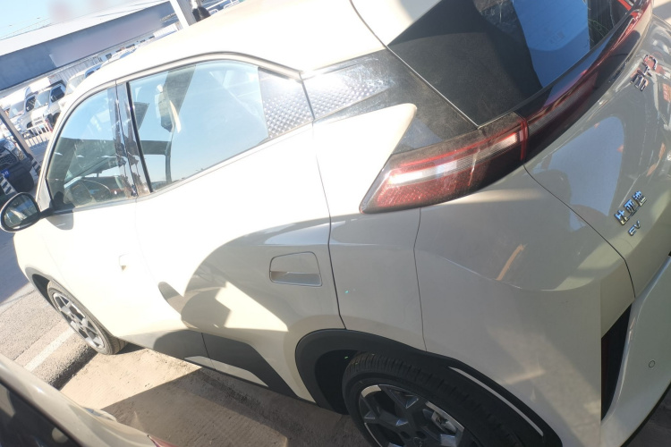 比亚迪 海鸥 2025款 智驾版 405km 自在版车身外观4