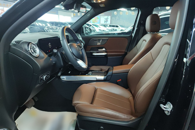 奔驰GLB 2024款 改款 GLB 220 时尚型局部细节19