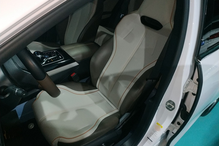 比亚迪 秦PLUS 2023款 冠军版 EV 420KM超越型中控内饰19