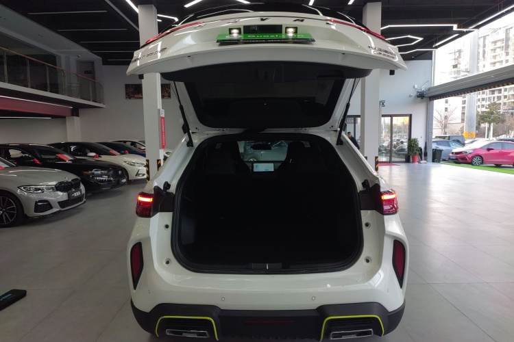 哈弗H6S 2022款 2.0T 两驱悦跑版机舱底盘23