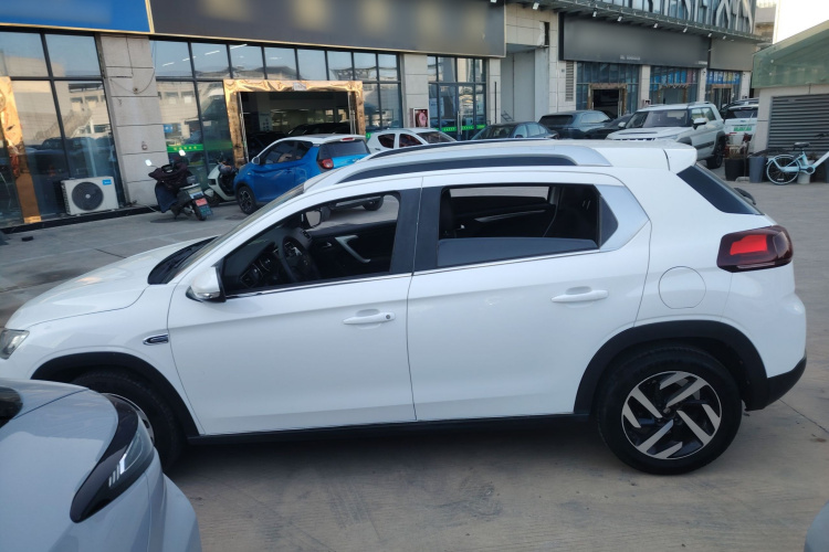 雪铁龙C3-XR 2015款 1.6L 自动先锋型车身外观4