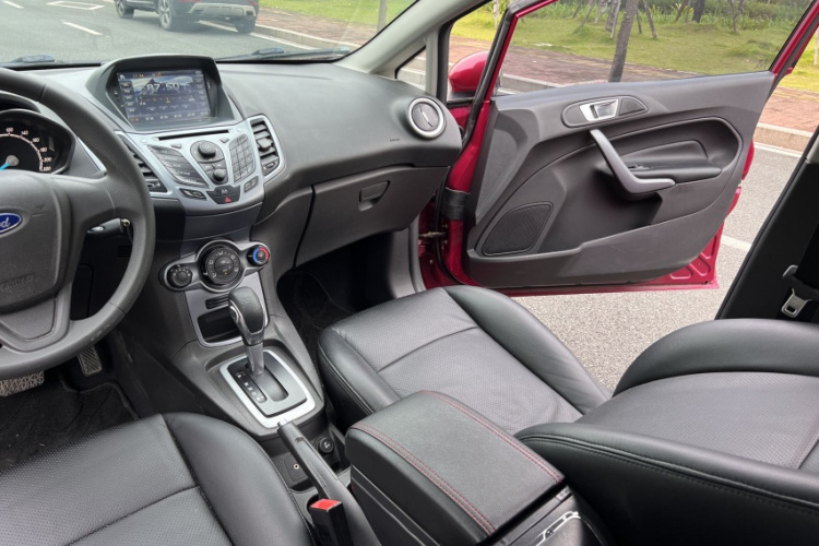 福特 嘉年华 2013款 两厢 1.5L 自动时尚型中控内饰7005