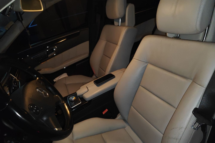 奔驰E级(进口) 2009款 E 300 时尚型中控内饰19