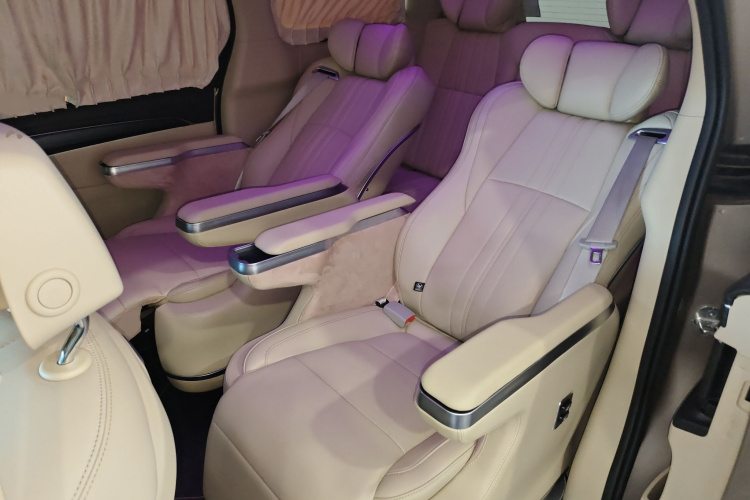 别克GL8 2022款 ES陆尊 653T 尊享型中控内饰7004