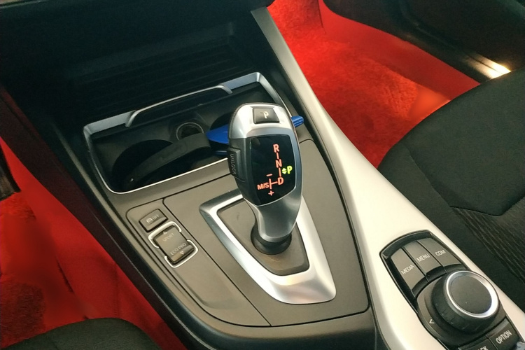 宝马1系(进口) 2018款 118i 领先型局部细节18