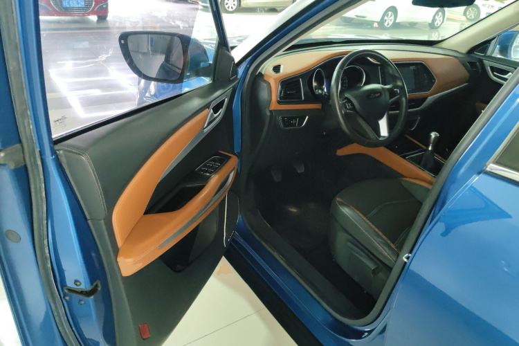 众泰T300 2017款 1.5T 手动豪华型中控内饰7003