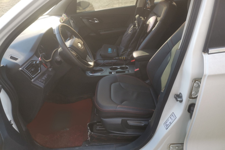 一汽 森雅R7 2017款 1.6L 自动智能型中控内饰19