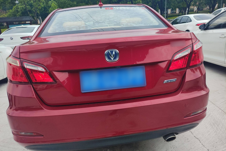 长安 逸动 2016款 1.6L 自动风尚型车身外观6