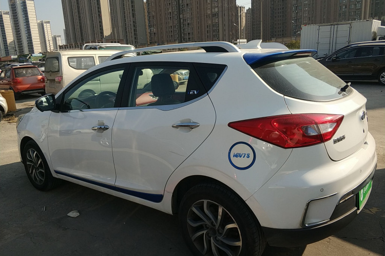 江汽集团 江淮iEV7S 2017款 智尊型车身外观4