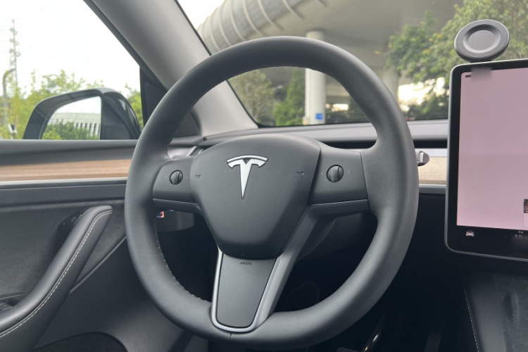 特斯拉 Model Y 2022款 长续航全轮驱动版局部细节9004