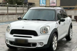 MINI Countryman 2013款 1.6T COOPER S ALL4 5座定制版