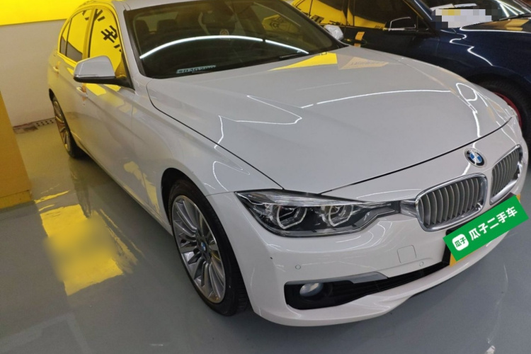 宝马3系 2019款 320Li 时尚型车身外观3