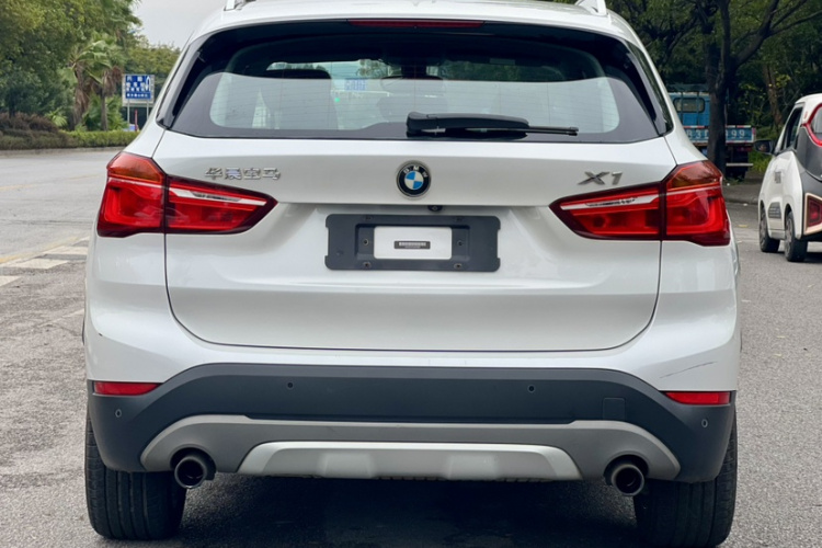 宝马X1 2016款 sDrive20Li 豪华型车身外观6005