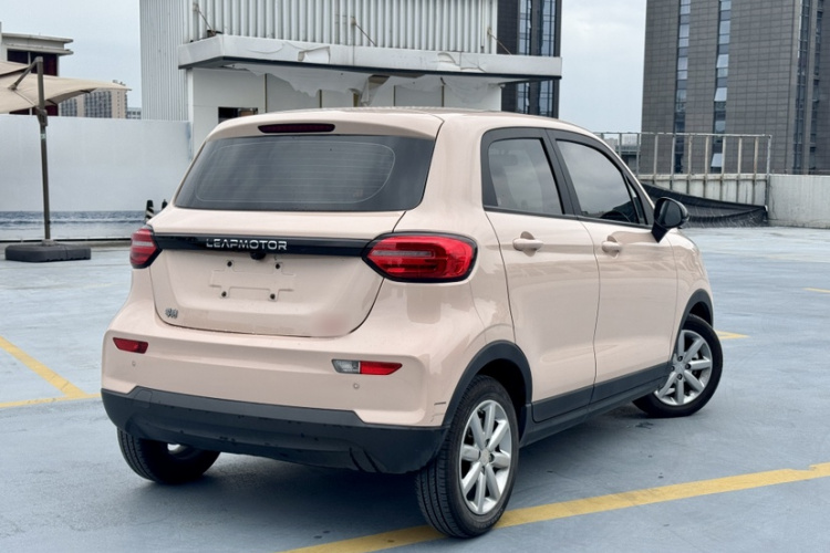 零跑汽车 零跑T03 2022款 耀金版车身外观6003