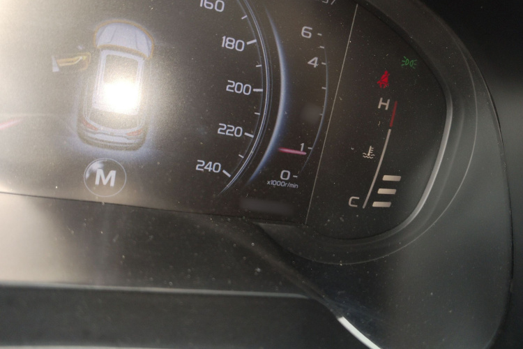 吉利汽车 博越 2018款 1.8TD 手动两驱智联型4G互联版局部细节14