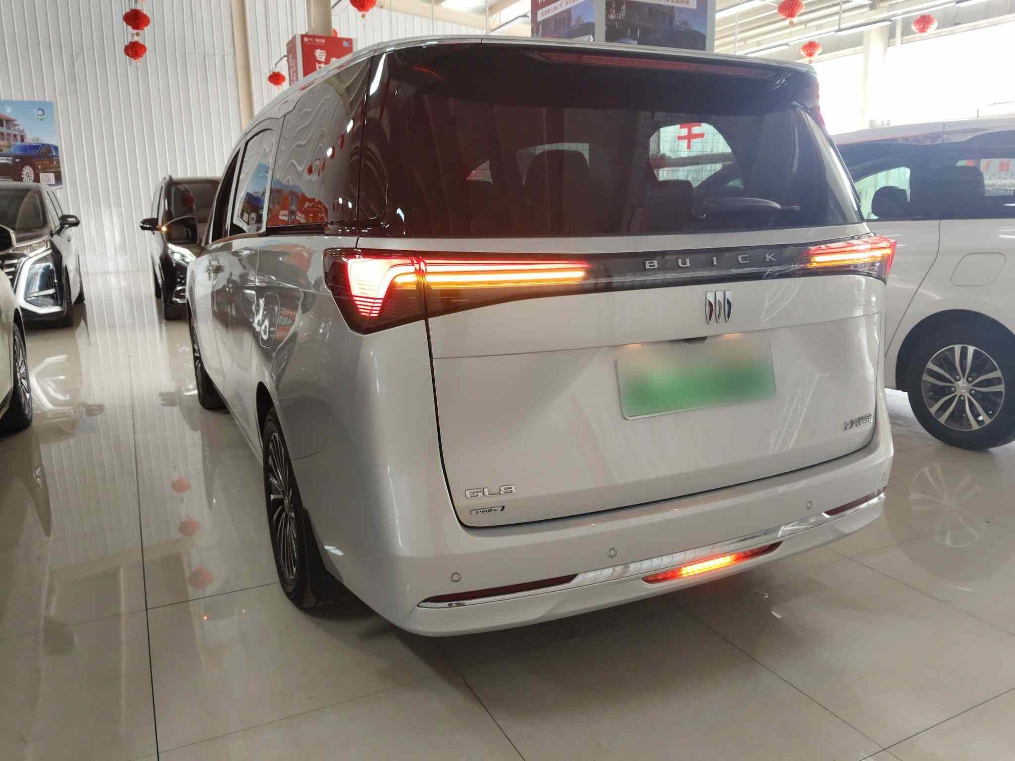 别克GL8新能源 2025款 陆尚 尊享版 7座(3)