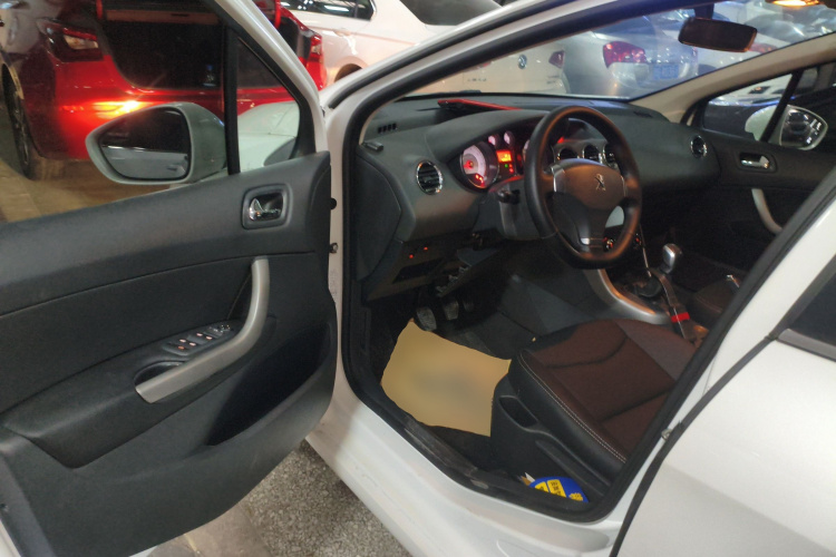 标致408 2013款 1.6L 手动舒适版中控内饰7003