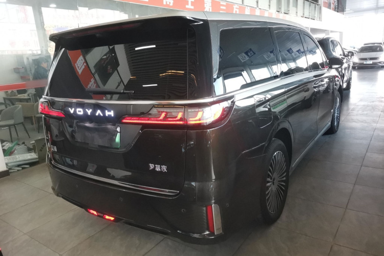 岚图汽车 岚图梦想家 2025款 PHEV 四驱旗舰乾崑版车身外观6005