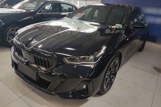宝马5系 2025款 530Li 领先型 M运动套装