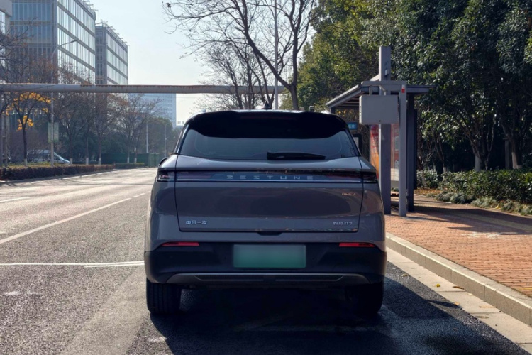 奔腾 悦意07 2025款 210km 悠享版车身外观6004