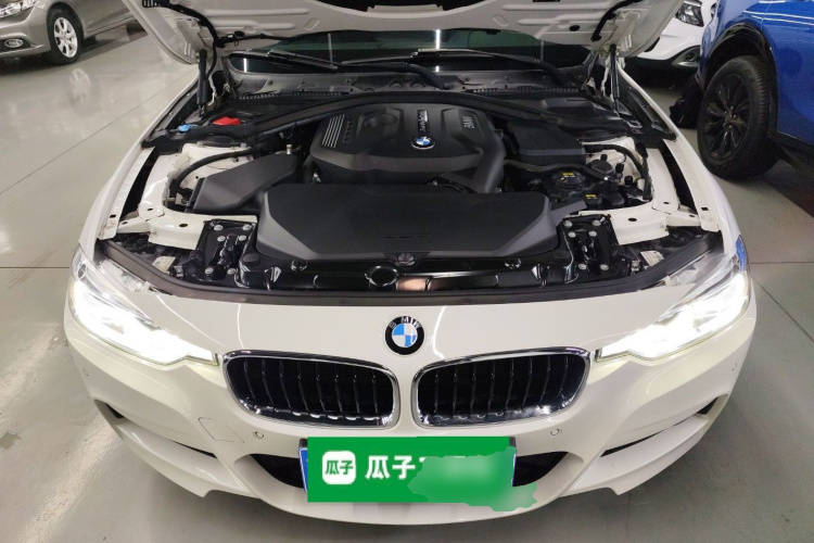 宝马3系 2019款 320Li M运动套装机舱底盘24