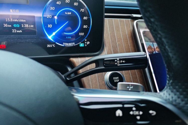 奔驰EQE 2022款 350 先锋版局部细节18
