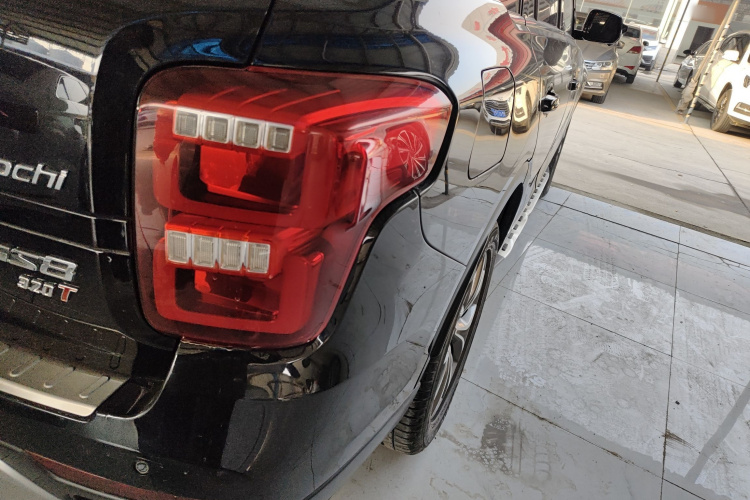 广汽传祺 传祺GS8 2017款 320T 两驱豪华智联版（七座）车身外观6006