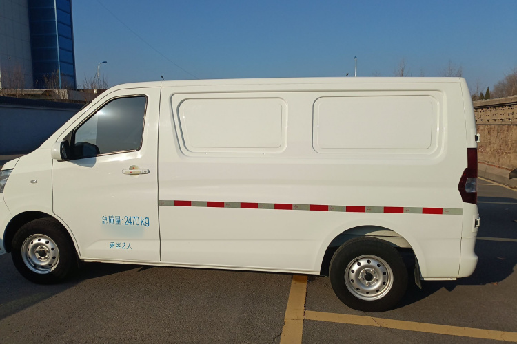 长安凯程 长安睿行M60 2023款 1.5L GDI精英型厢货2座车身外观4