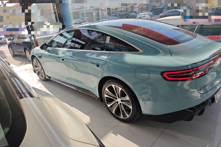 鸿蒙智行 智界S7 2025款 785km Ultra车身外观4