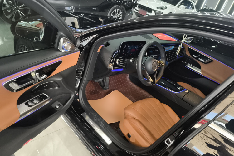 奔驰E级 2024款 E 260 L中控内饰20